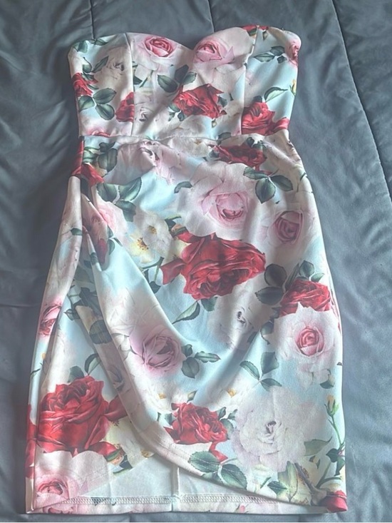 Dresses & Skirts - Strapless Floral Bodyconu Dress - White with Red & Pink Roses